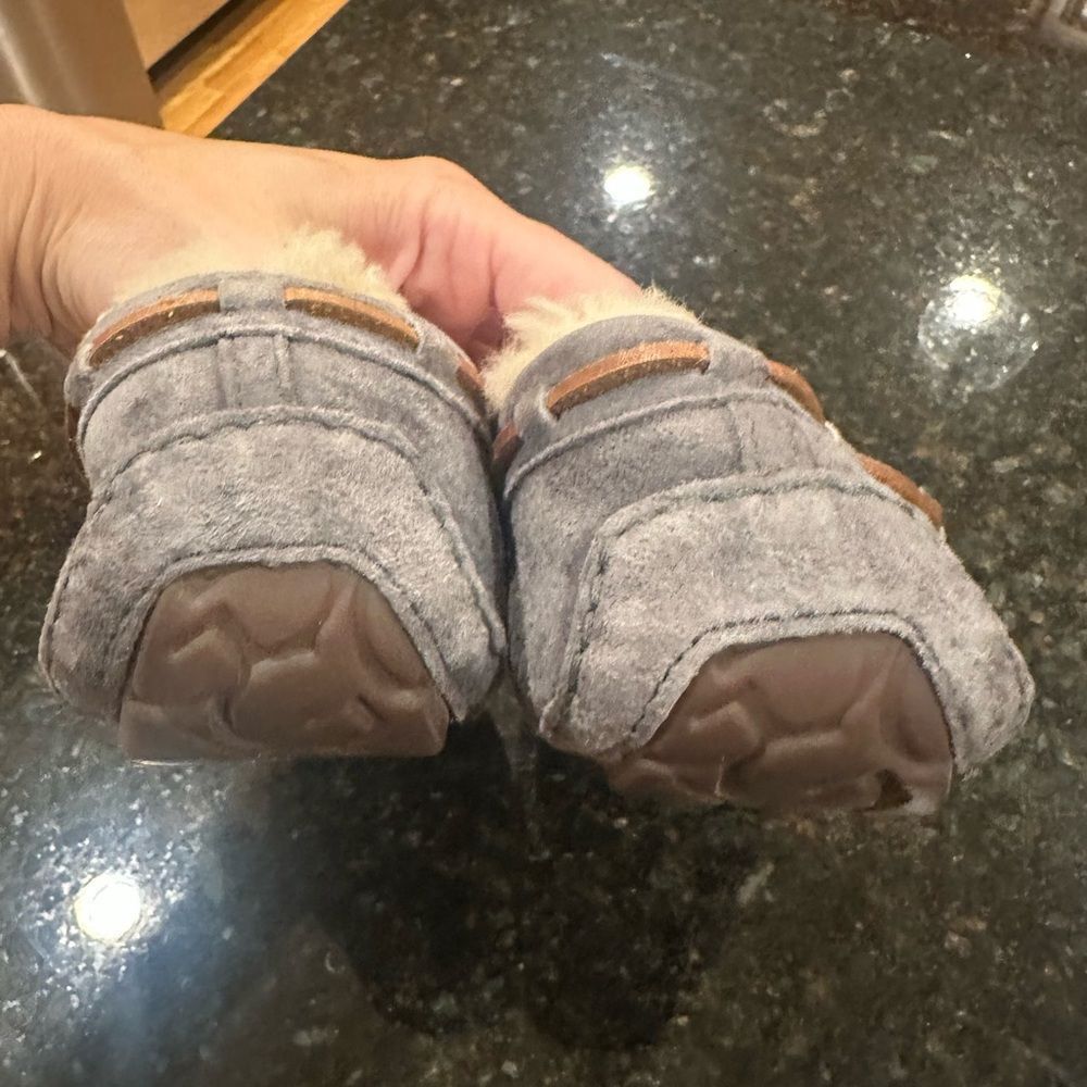 UGG Dakota Slipper Women's - Picture 6 of 7